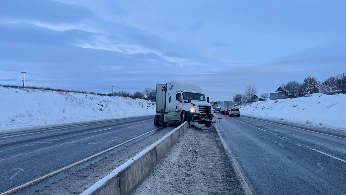 Eastbound lanes on I90 near Moses Lake open after semitruck collision