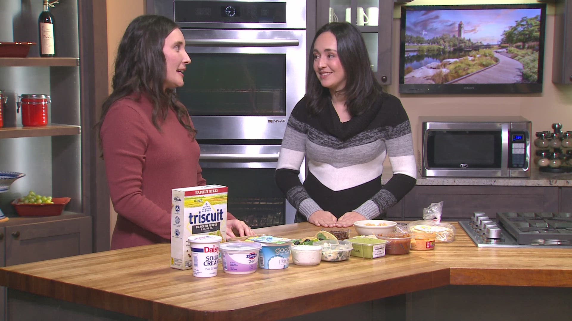 Brittany Thorpe, a nutritionist with Multicare, highlights which healthy snacks will go great with your Super Bowl party.