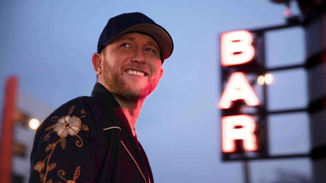 Cole Swindell performing at the Spokane County Interstate Fair - Vimarsana News