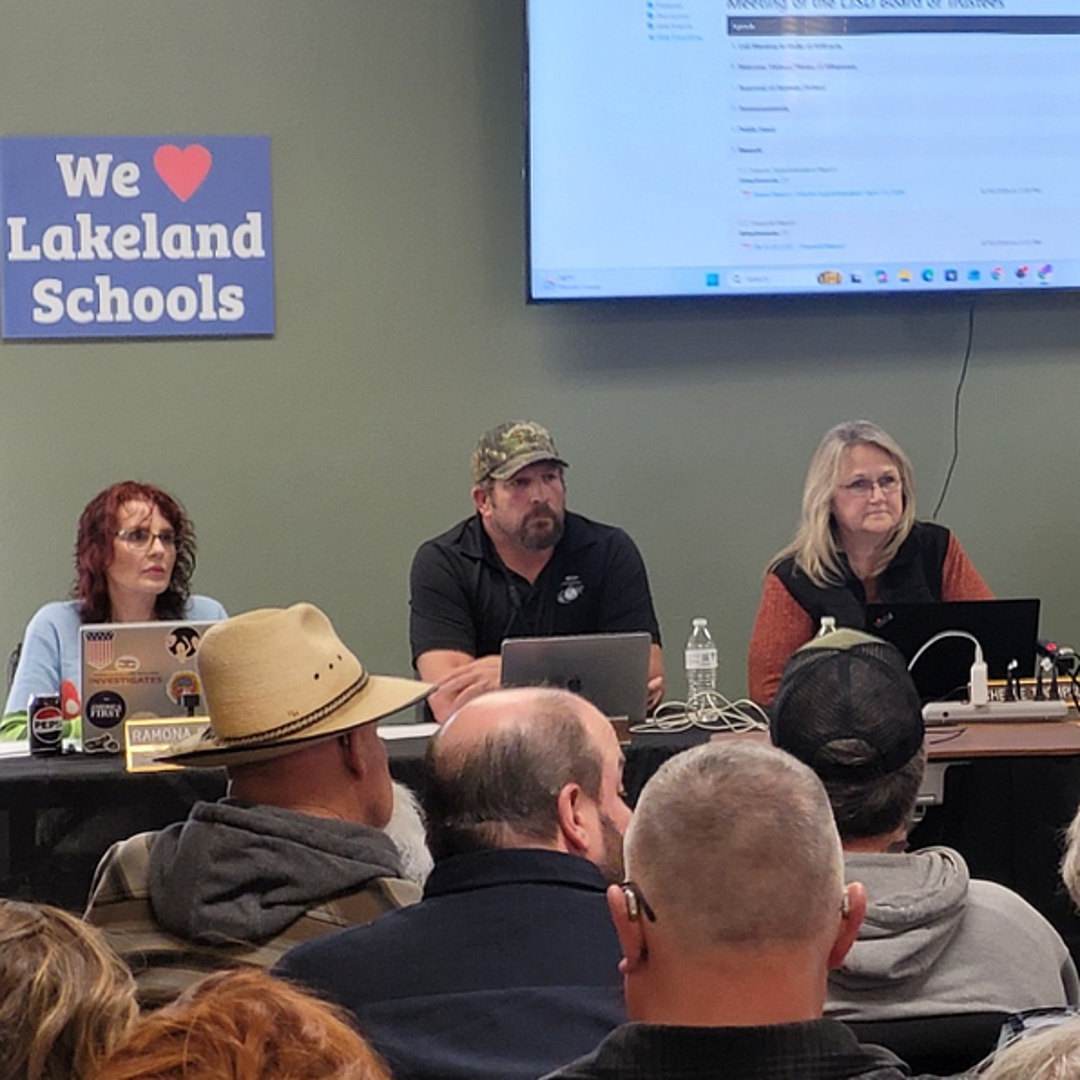 Former employees, district leaders, families call for resignation of