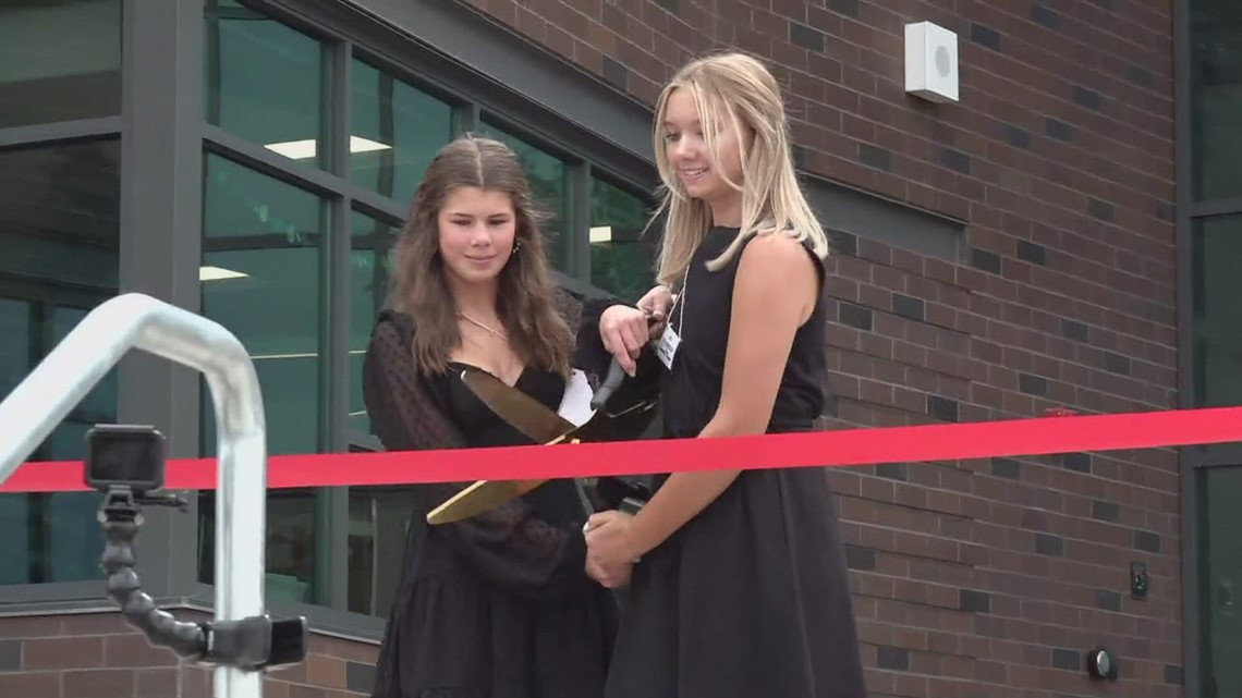 Almira School Distroct celebrates opening of new school