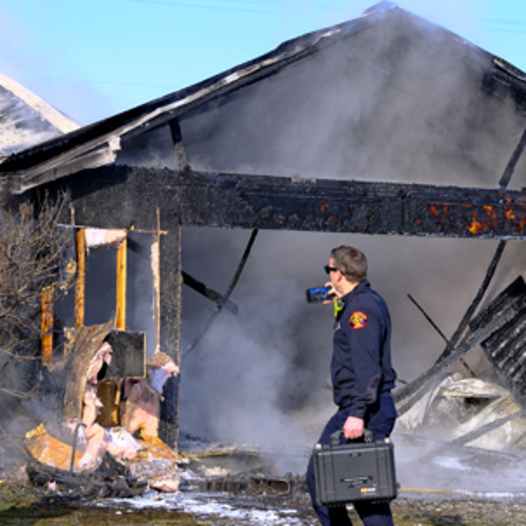 Spokane Valley firefighters keep garage fire from spreading to nearby ...