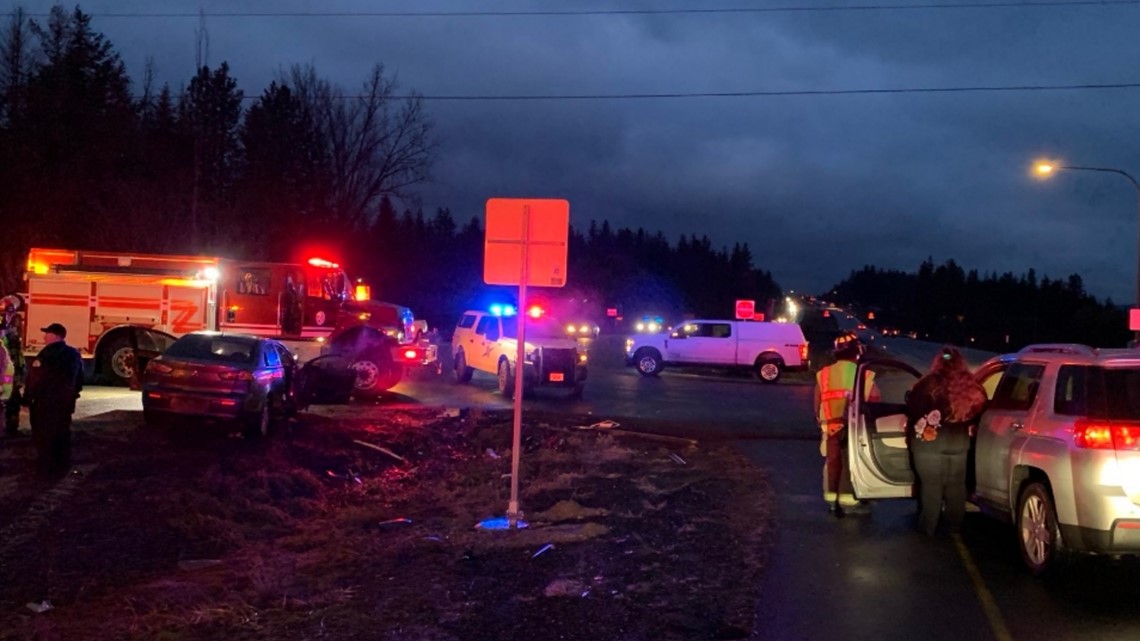 Traffic accident closes one lane and median on US-2 near Chattaroy - Vimarsana News