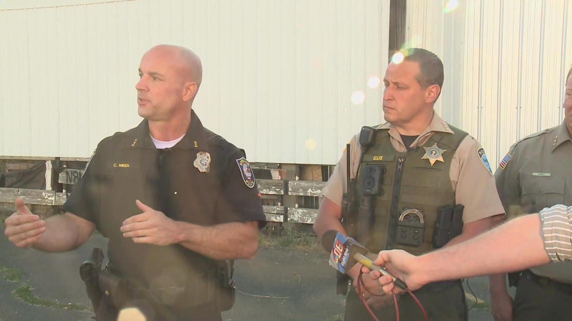 Spokane law enforcement give update on standoff situation in downtown Spokane