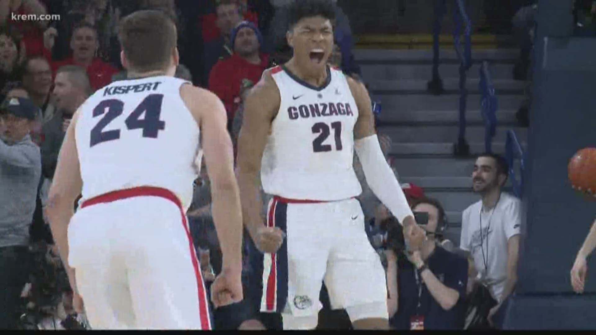 Brandon Clarke scored 24 points and blocked three shots as No. 4 Gonzaga routed Saint Mary's 94-46 on Saturday night for its 14th consecutive victory.
