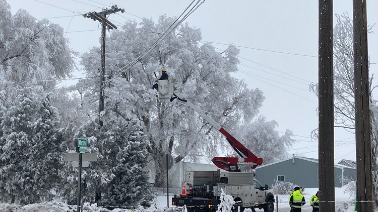 I 90 Open In Both Directions After Power Line Falls On Both Lanes i-90-open-in-both-directions-after-power-line-falls-on-both-lanes