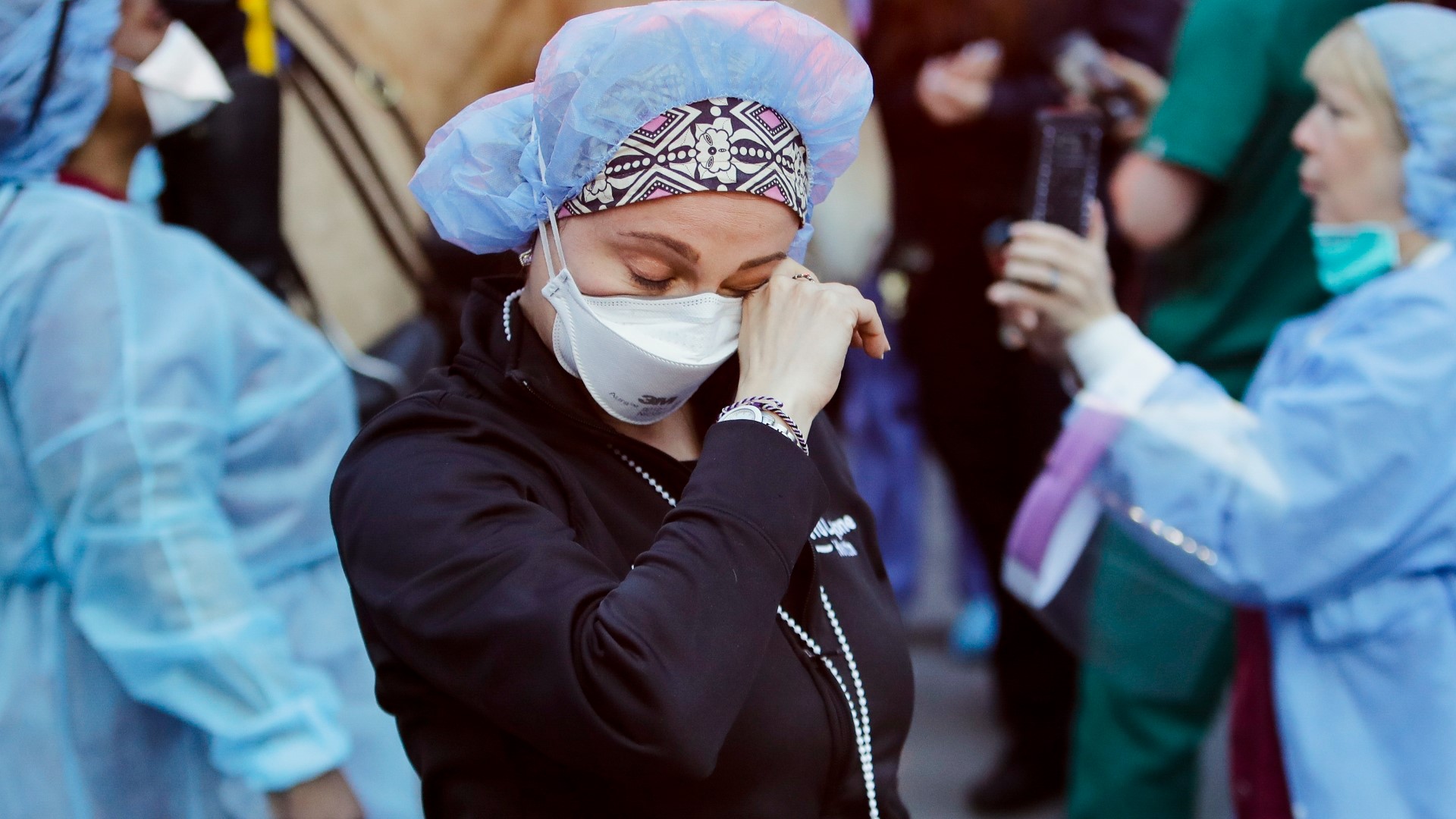 States trashing troves of masks and pandemic gear as huge, costly ...