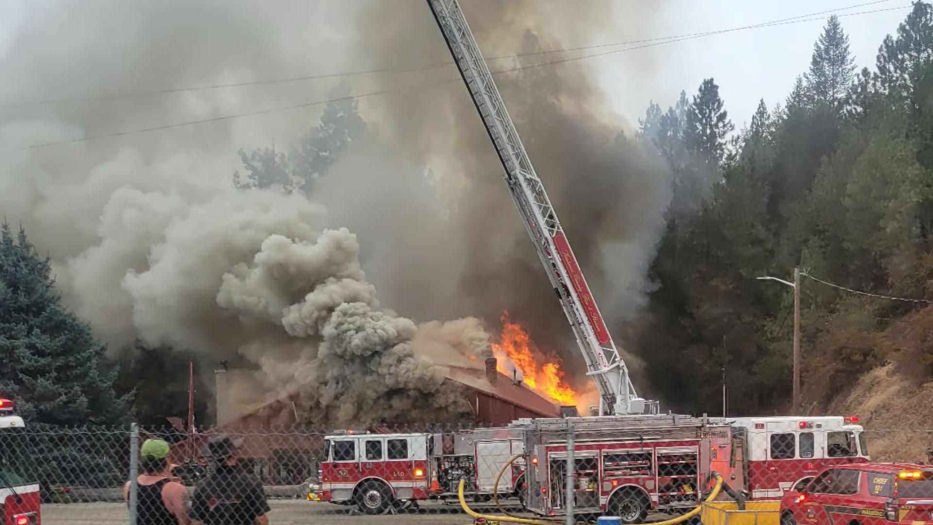 Big fire breaks out at Wolf Lodge Inn in Coeur d'Alene | krem.com