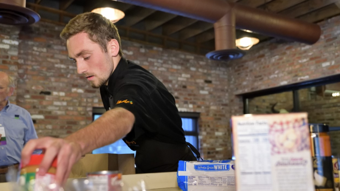 Mead Yoke's clerk wins 'best bagger' title for second year in a row