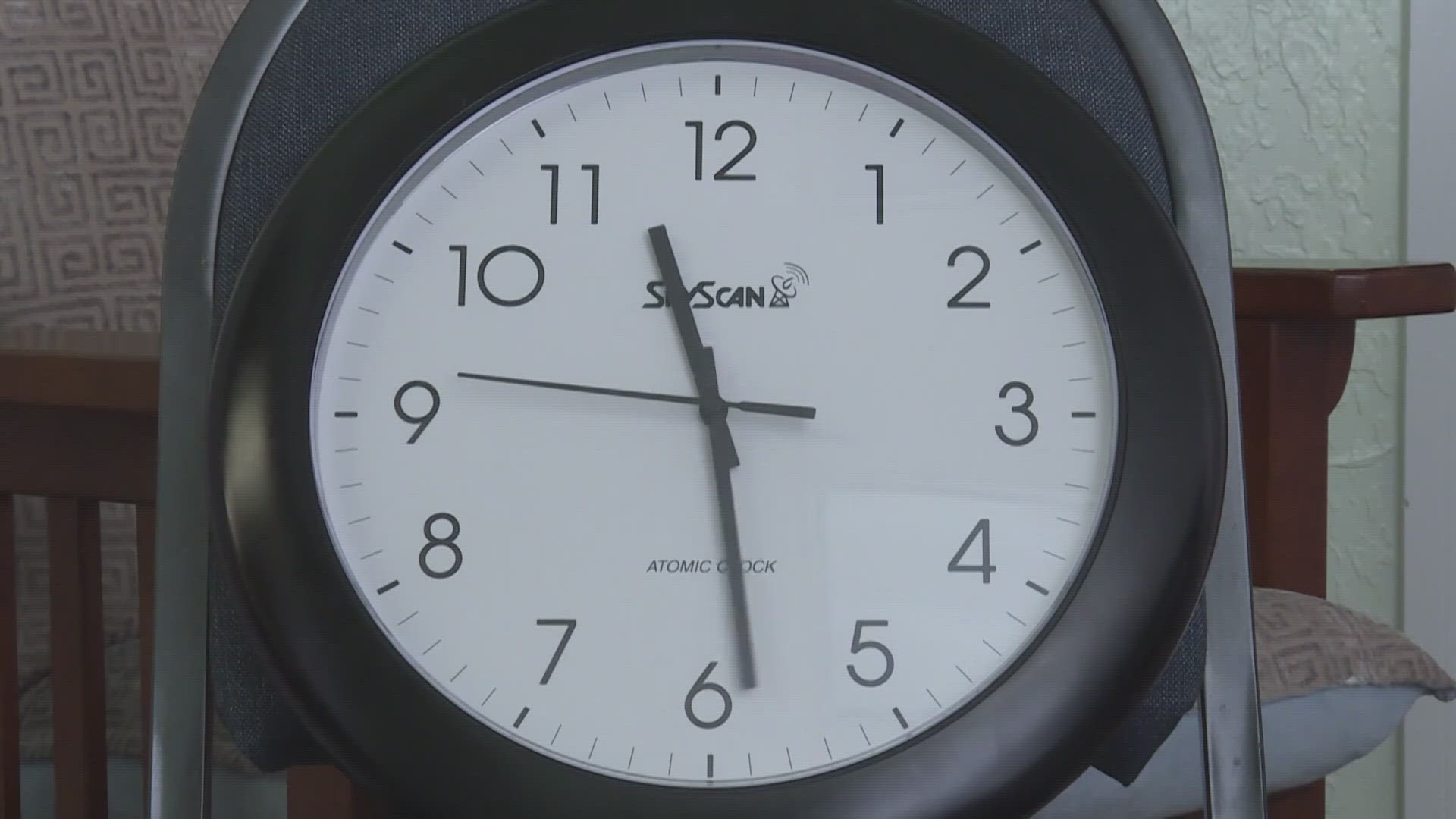 A bill in Washington sought to 'ditch the switch' but people in the state will still need to move their clocks ahead one hour on Sunday, March 10.