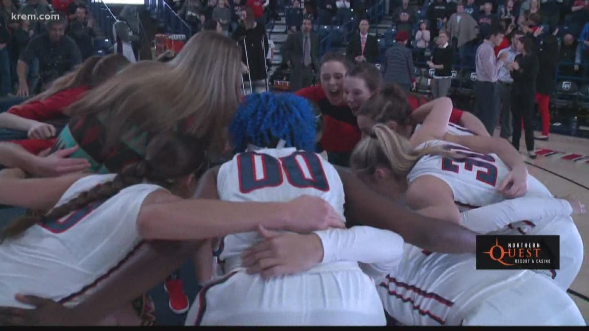 UNLV scores four points in the final minute to beat Gonzaga 52-50.