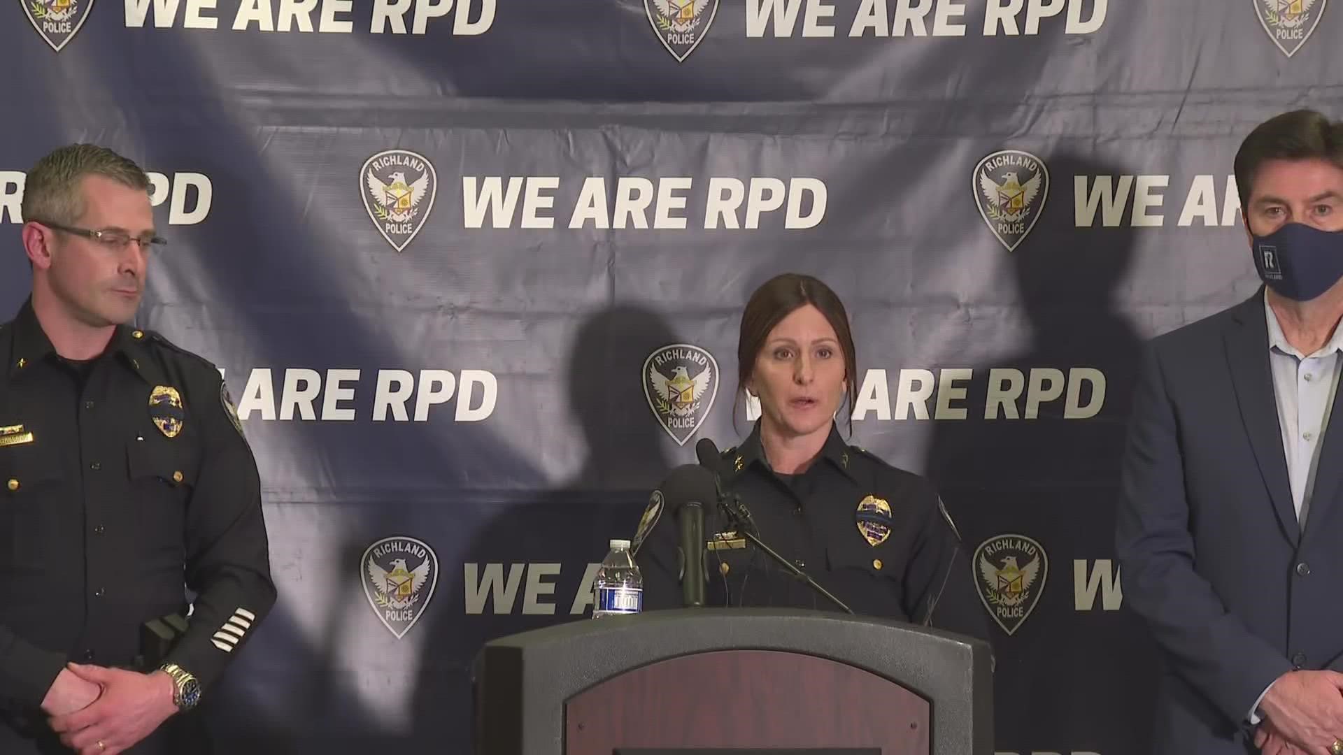 Raw: Richland Police give an update on Fred Meyer shooting amid search ...