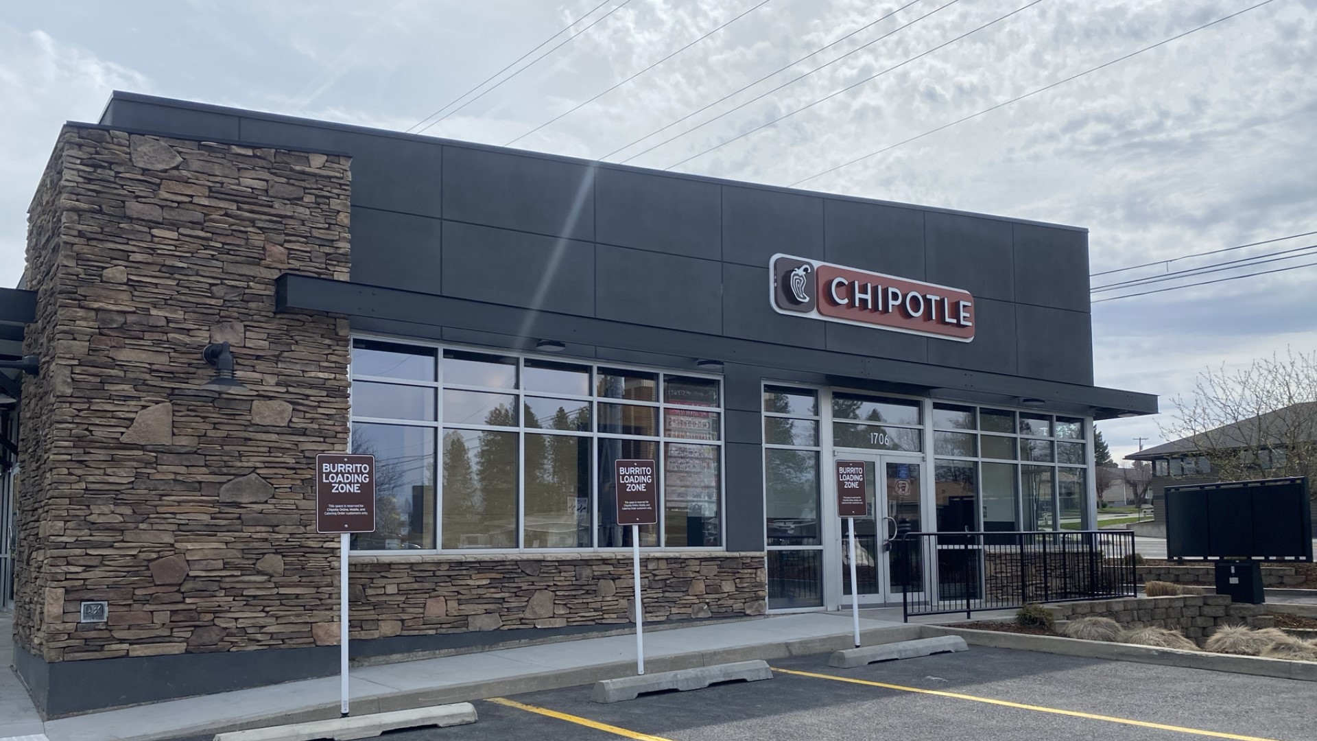 New Chipotlane Drive-thru Location Opening In Spokane | Krem.com