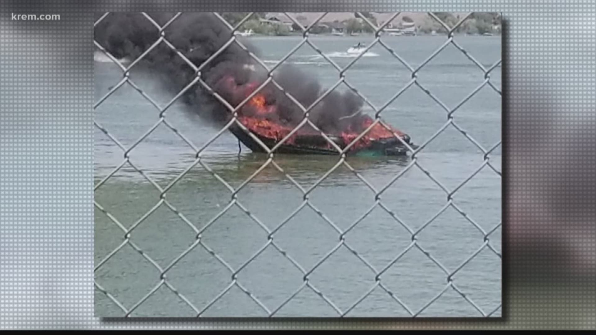 Two passengers escape boat fire on Moses Lake