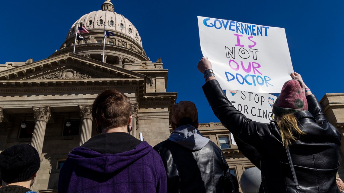 Idaho's ban on youth gender-affirming care has families desperately scrambling for solutions - Vimarsana News