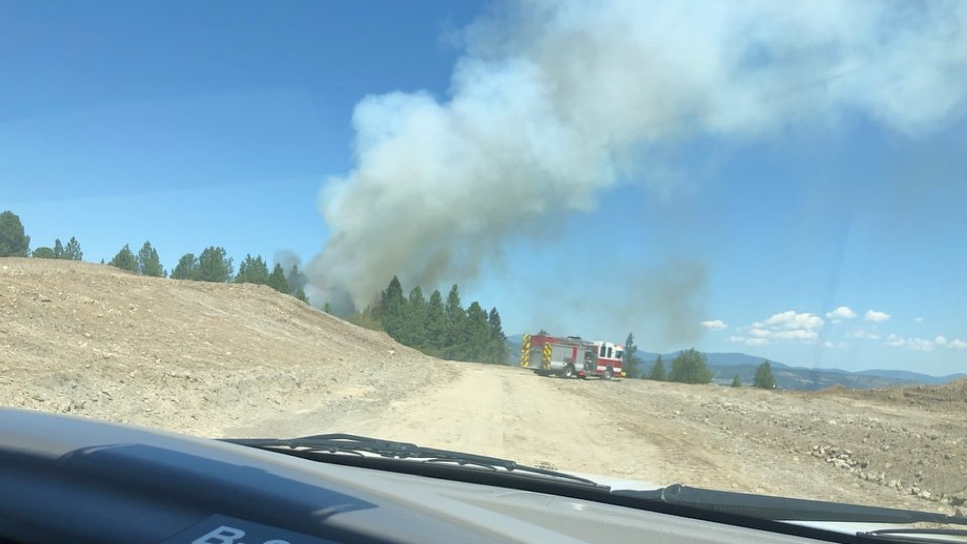 Level 1 evacuations were put in place at approximately 1:30 p.m. as a caution measure to protect nearby houses, but one hour later the warning was lifted.