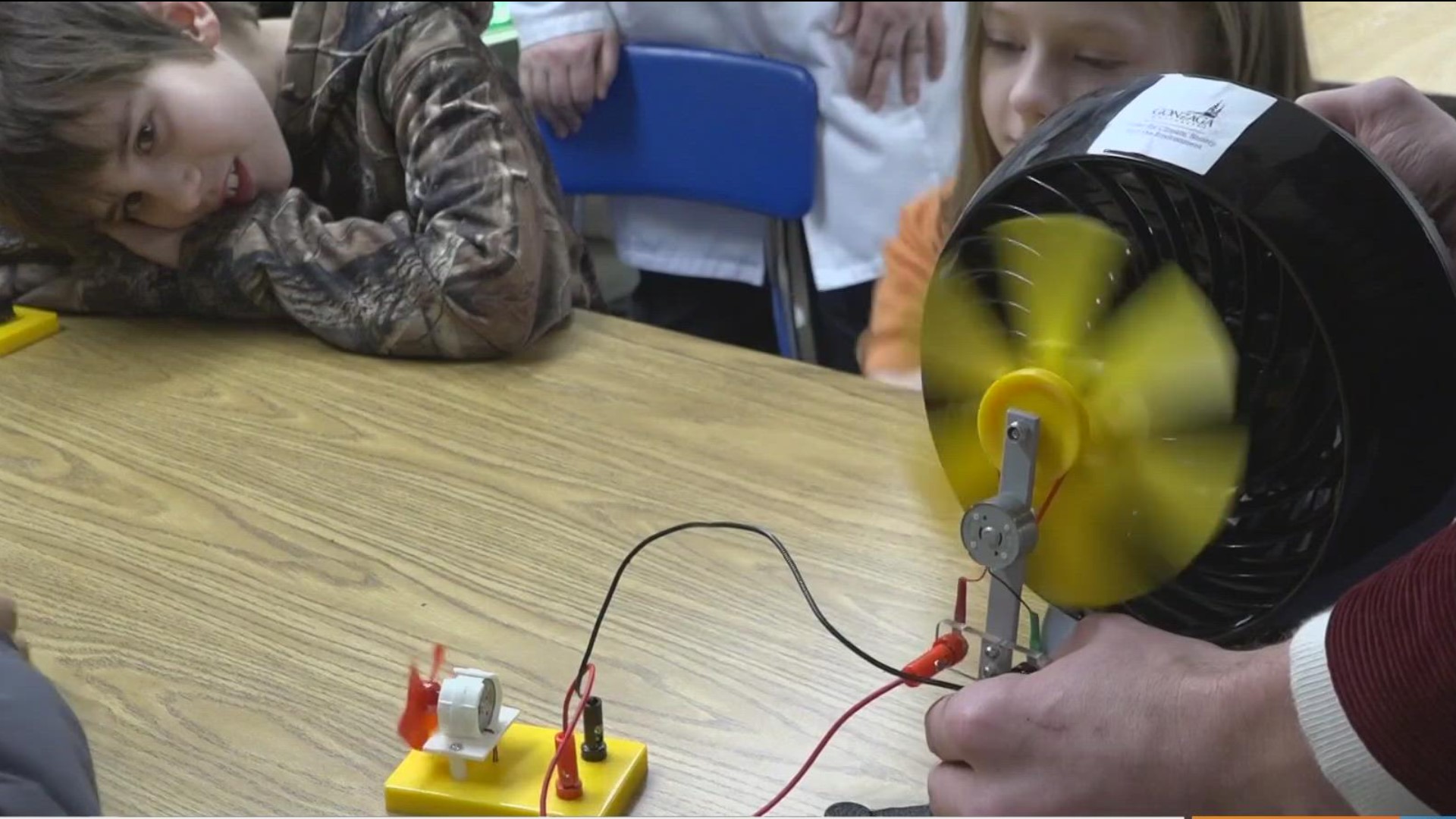 Spokane Public School students are using interactive boxes for hands on science lessons.