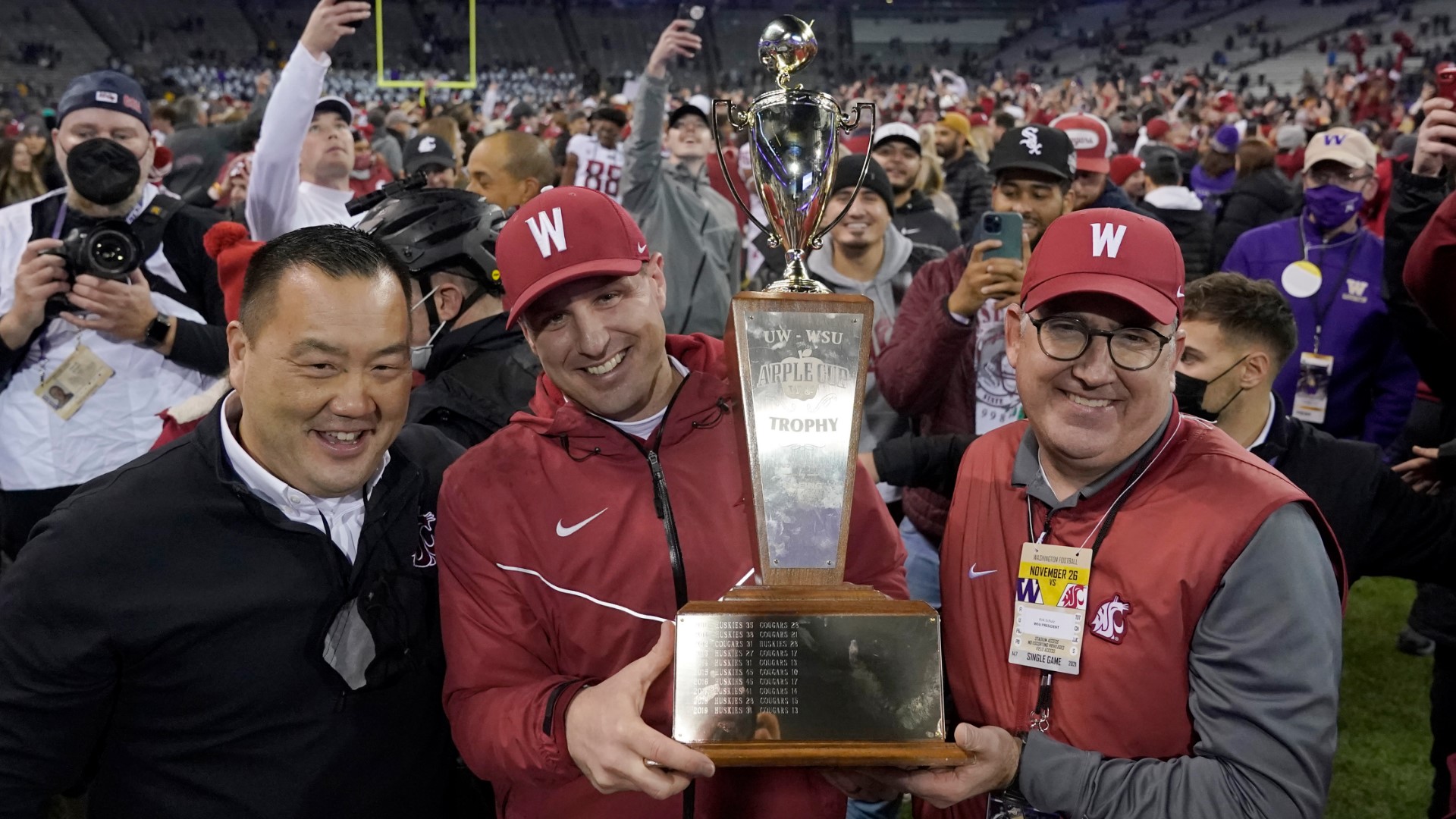 Cougs are looking to bring the Apple Cup back to Pullman for the first time since 2021.