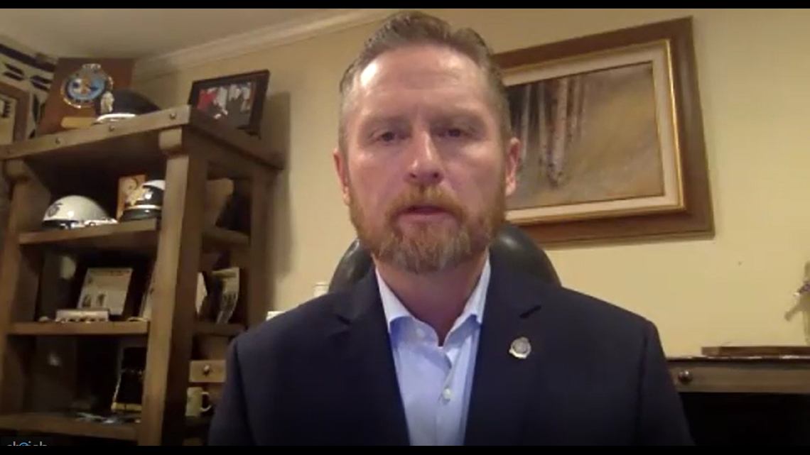 Raw Video Law enforcement expert shares perspective on University of