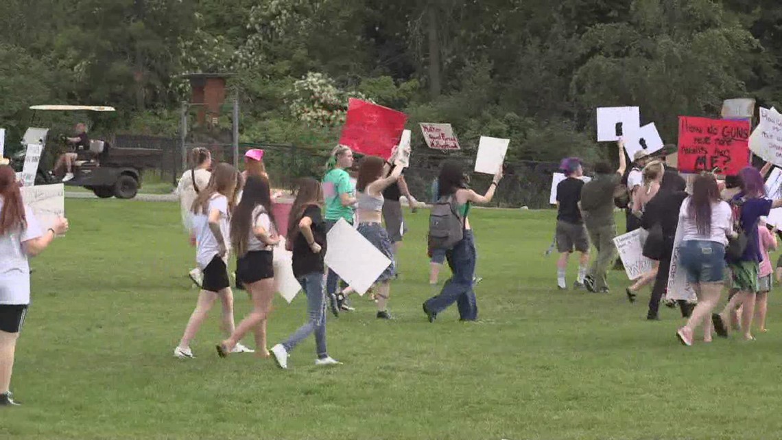 Abortion rights advocates rally in Coeur d'Alene - Vimarsana News