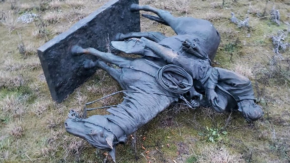 Spokane woman finds Praying Cowboy statue stolen from Creston - Vimarsana News