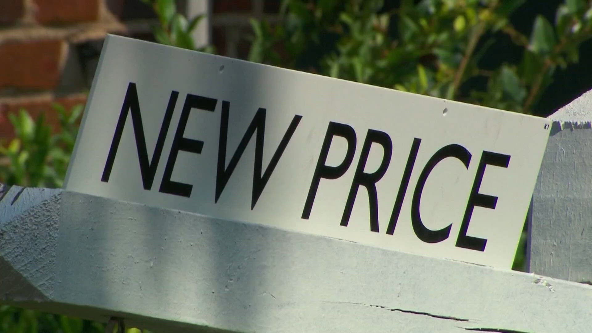 Fed Rate Hike Signals Inflation Fight | Sellers Face Tighter Consumer Credit & Demand Shift