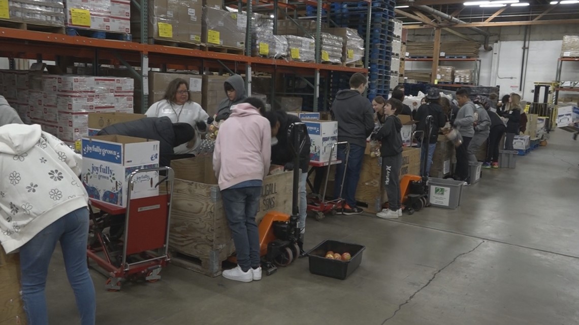 Spokane middle schoolers volunteer at local non-profits | krem.com