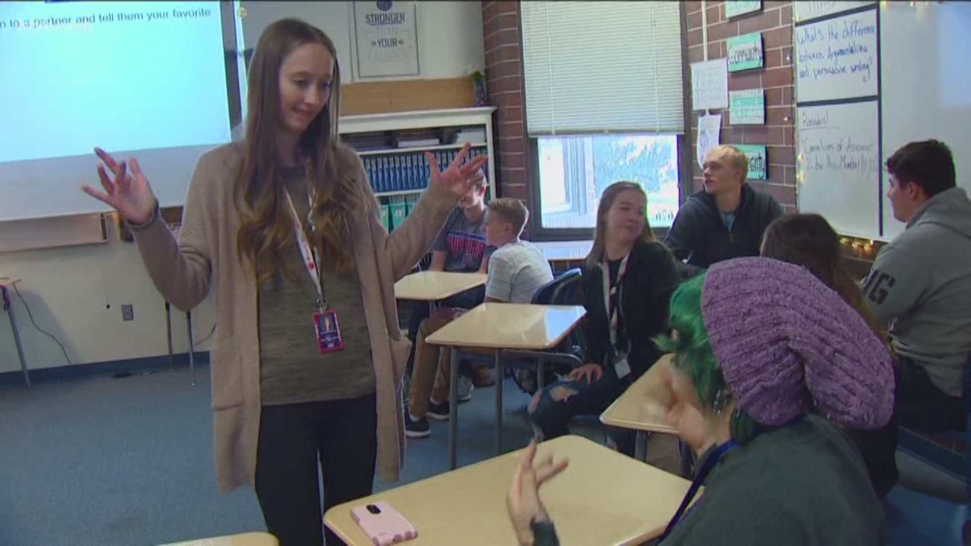 Innovative Educator: Nampa teacher starts sign language club