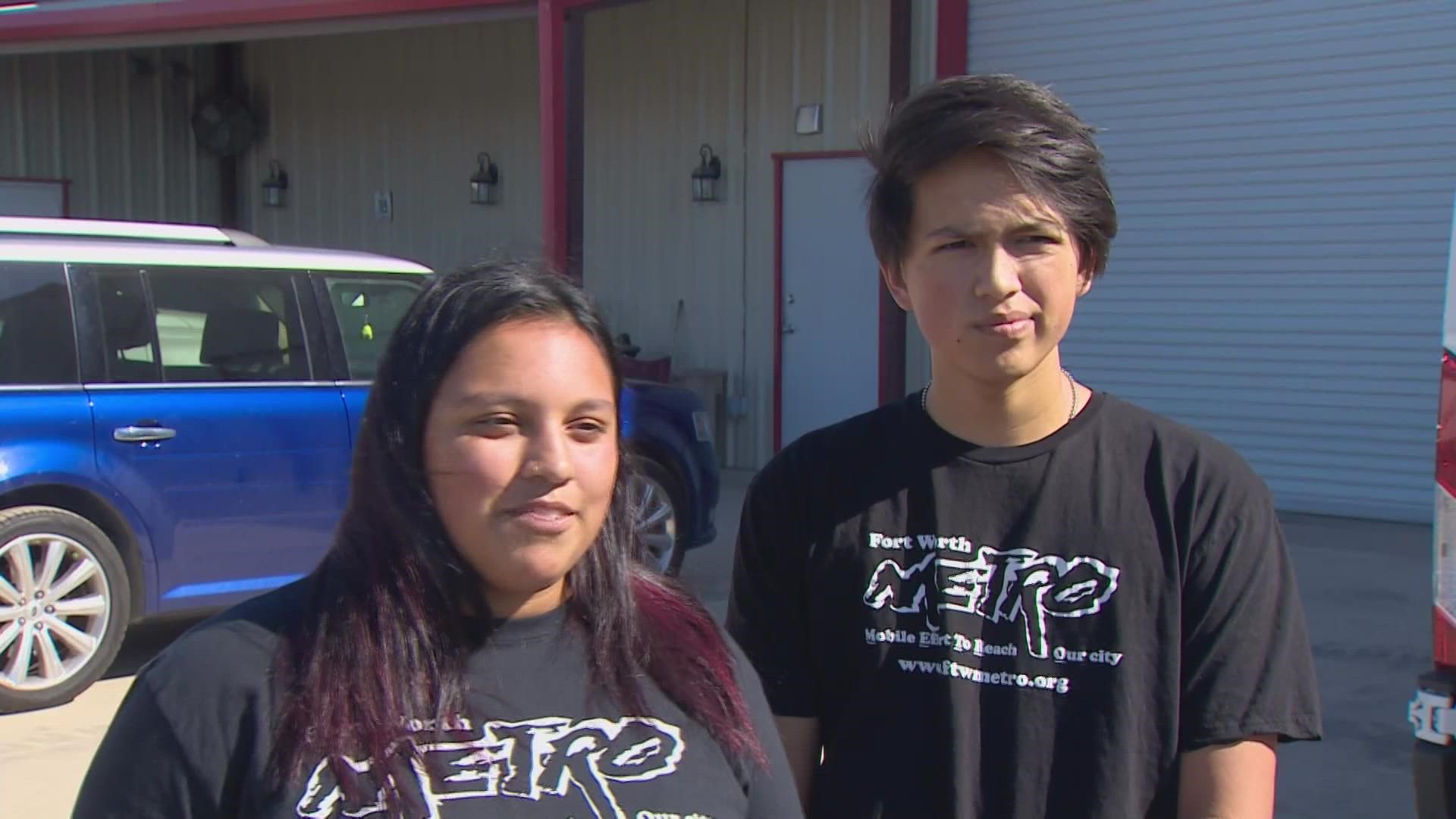 Dash and Gabby Calzada's goal is to collect and donate turkeys to 500 families in South and East Fort Worth.