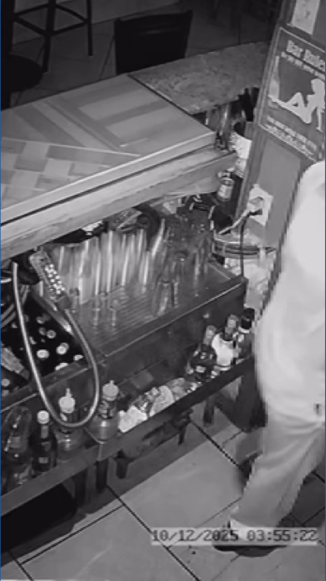 Video: Arson suspect douses restaurant with gas, lights it on fire ...