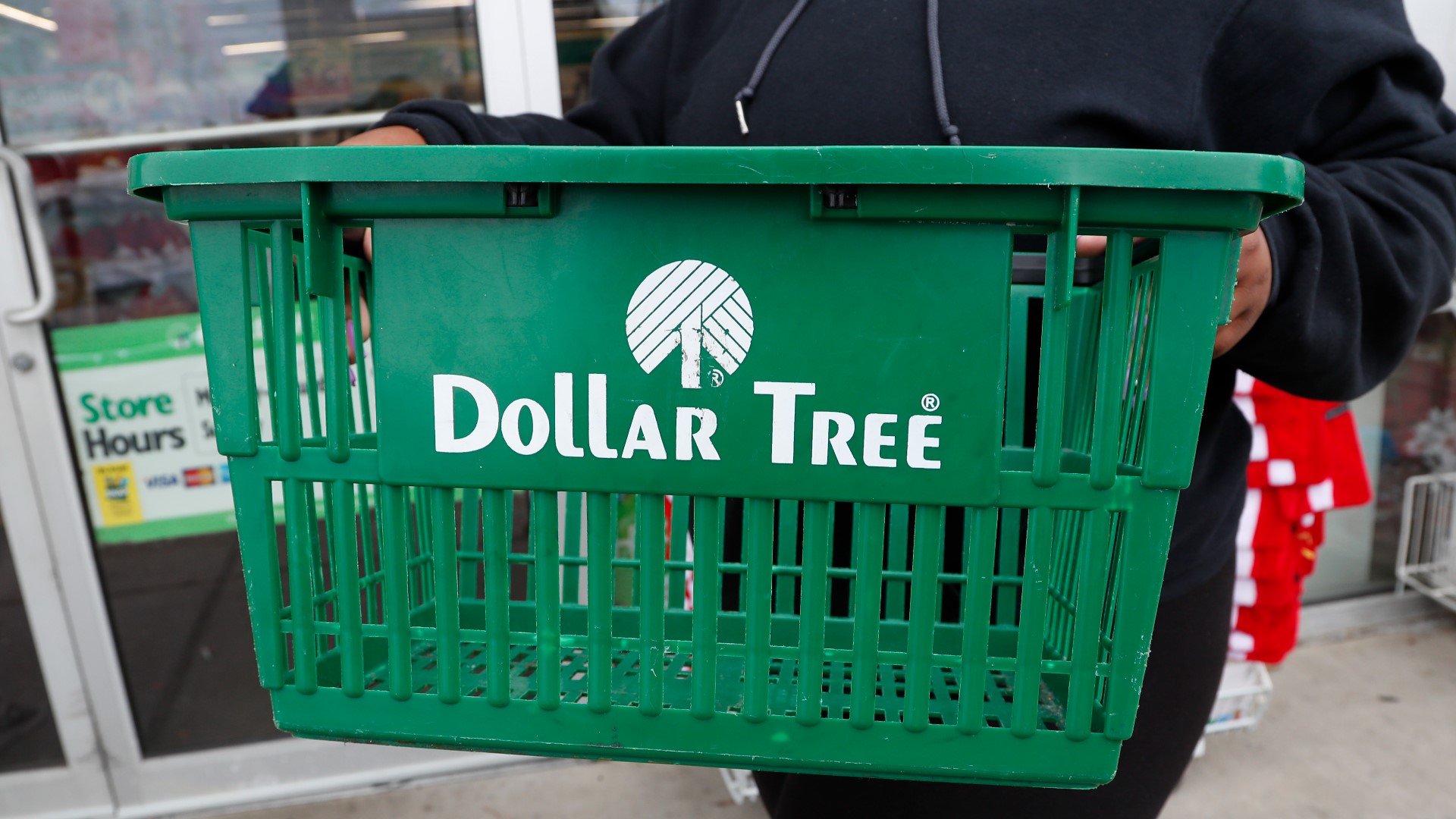 Dollar Tree closing nearly 1,000 Family Dollar stores
